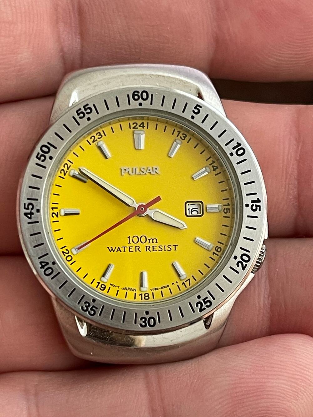 Pulsar by Seiko V782-6090 Men’s Quartz Watch Yellow Dial Date 100M Japan